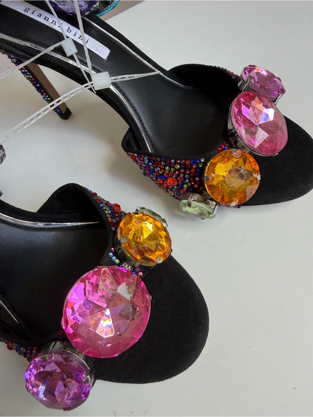 NWT Gianni Bini Oaklynn Rainbow Rhinestone Jewel Heels Sz 8,5 (no original box) - Picture 6 of 12